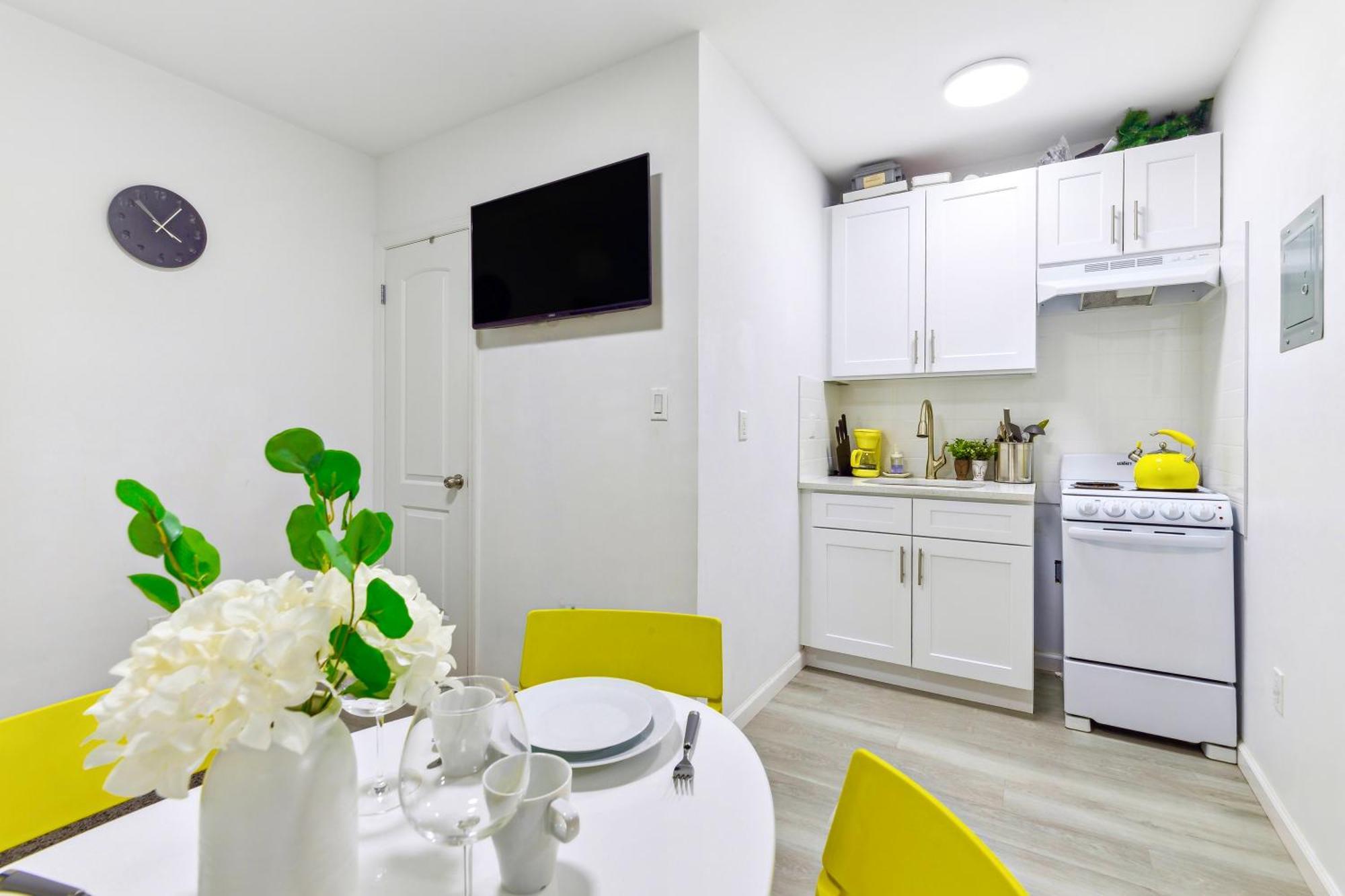 Homelike Suites In The Heart Of China Town Ню Йорк Екстериор снимка